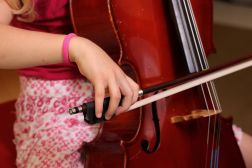 Musizierstunde Violine und Violoncello